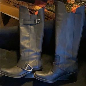 DIESEL BOOTS PAID $400